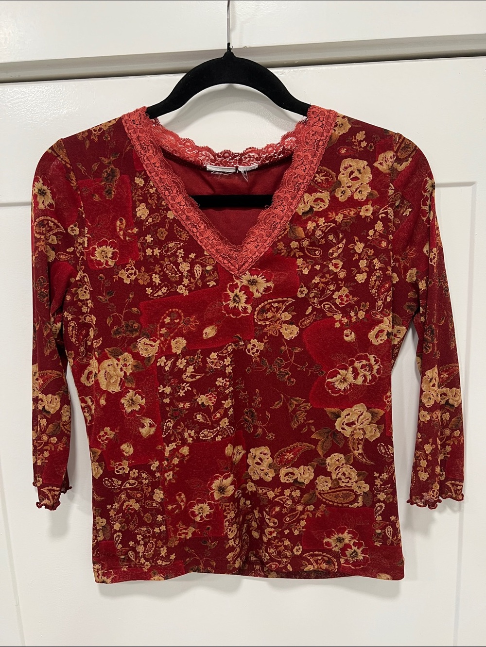 Y2k 90 style Red Floral Lace-Trim V-Neck Women's Top small